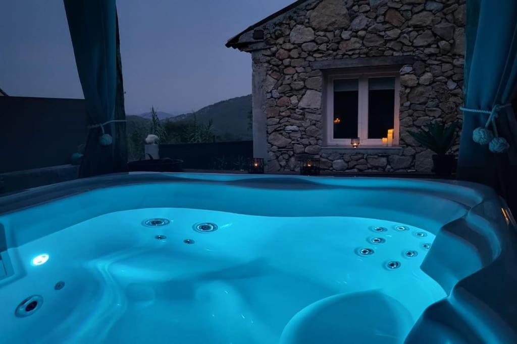 L'antre deux Pierres, spa, détente et romantisme Bouyon Exterior foto